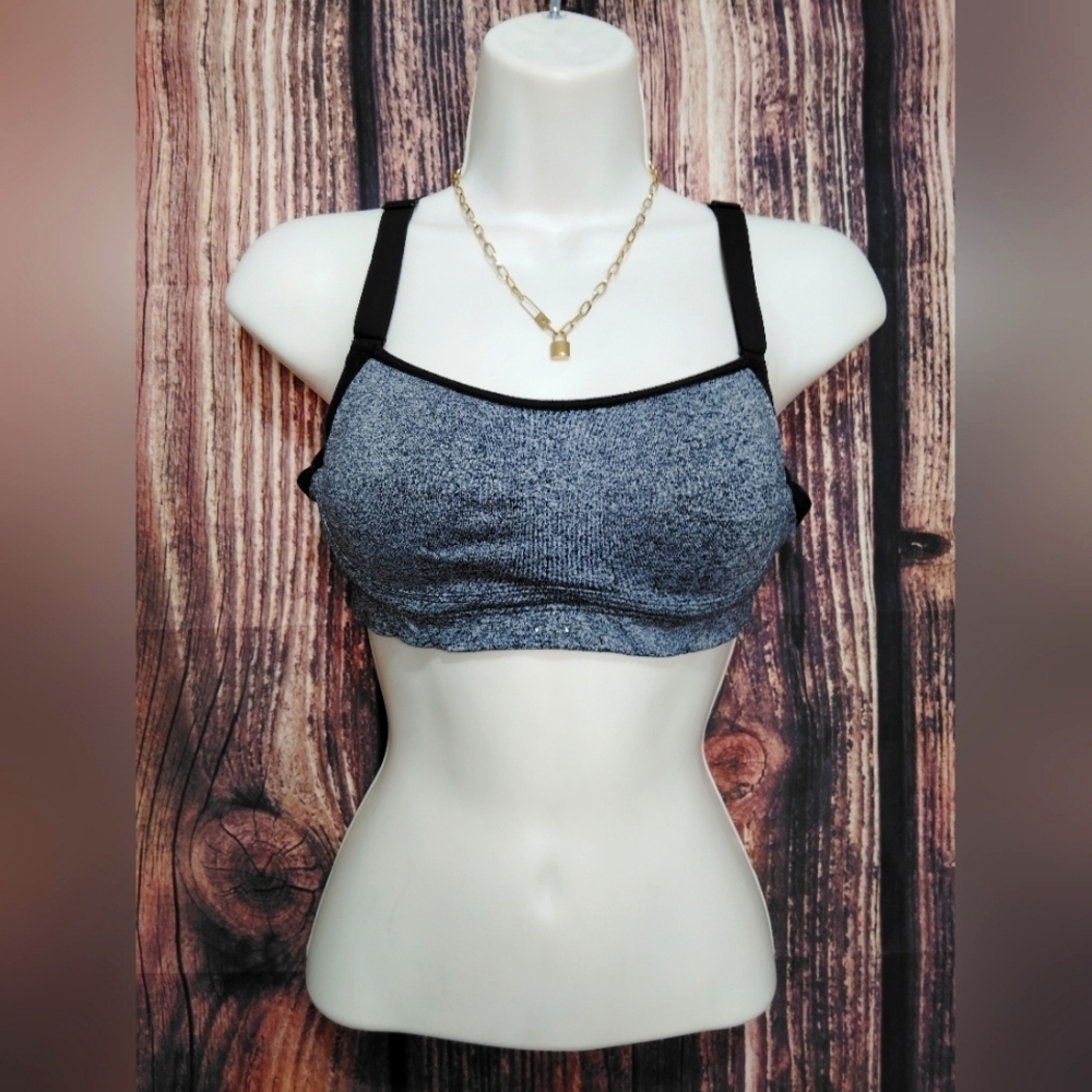 2 For 30$ Victoria Secret Sports Gray and Black Sports Bra Size 34B